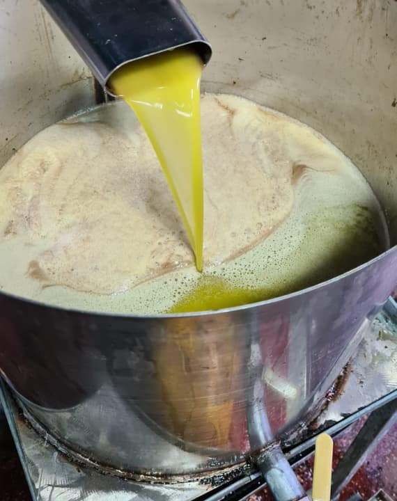 石鹸作りの最中